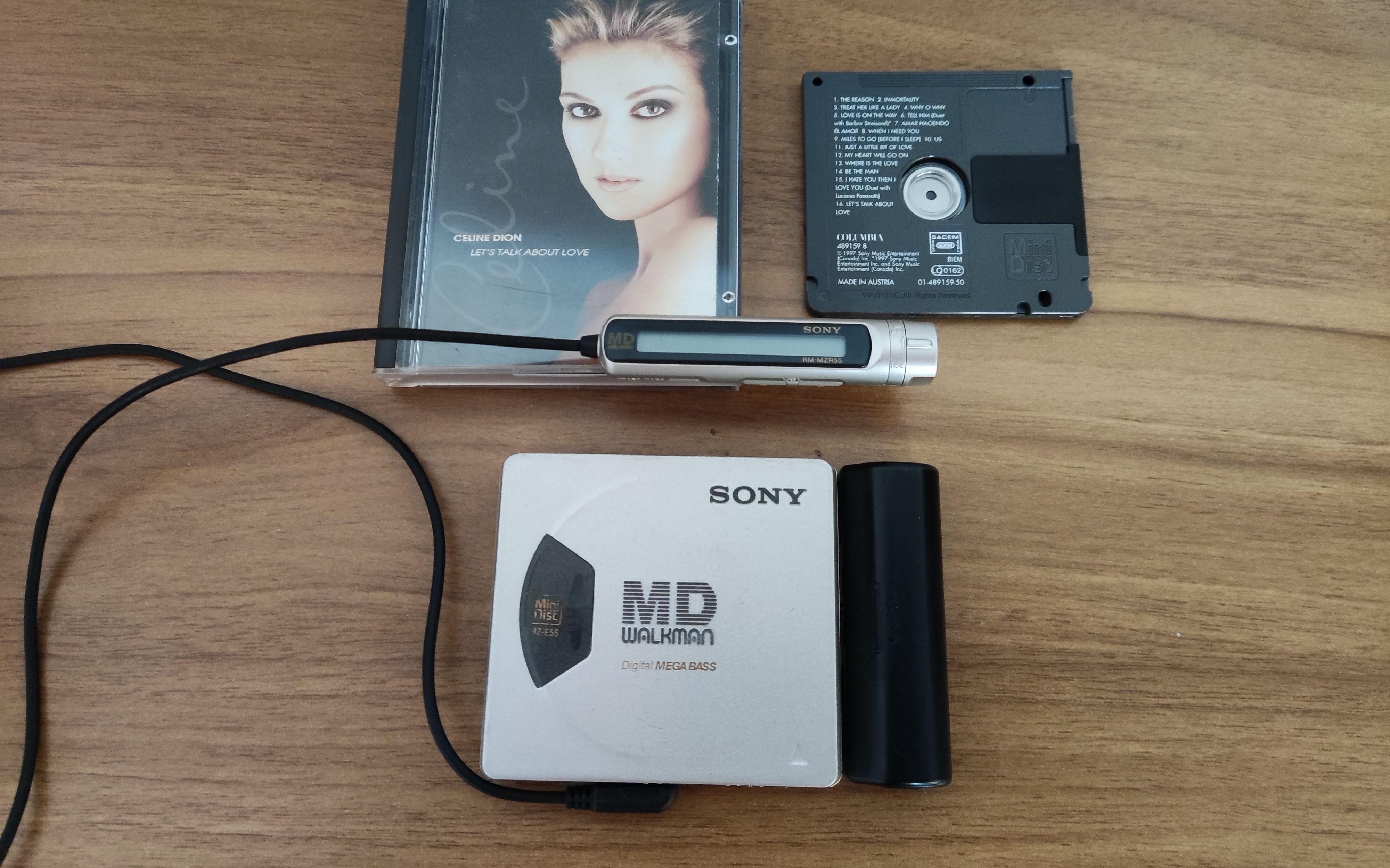 索尼最小md随身听mz-e55播放《我心永恒》