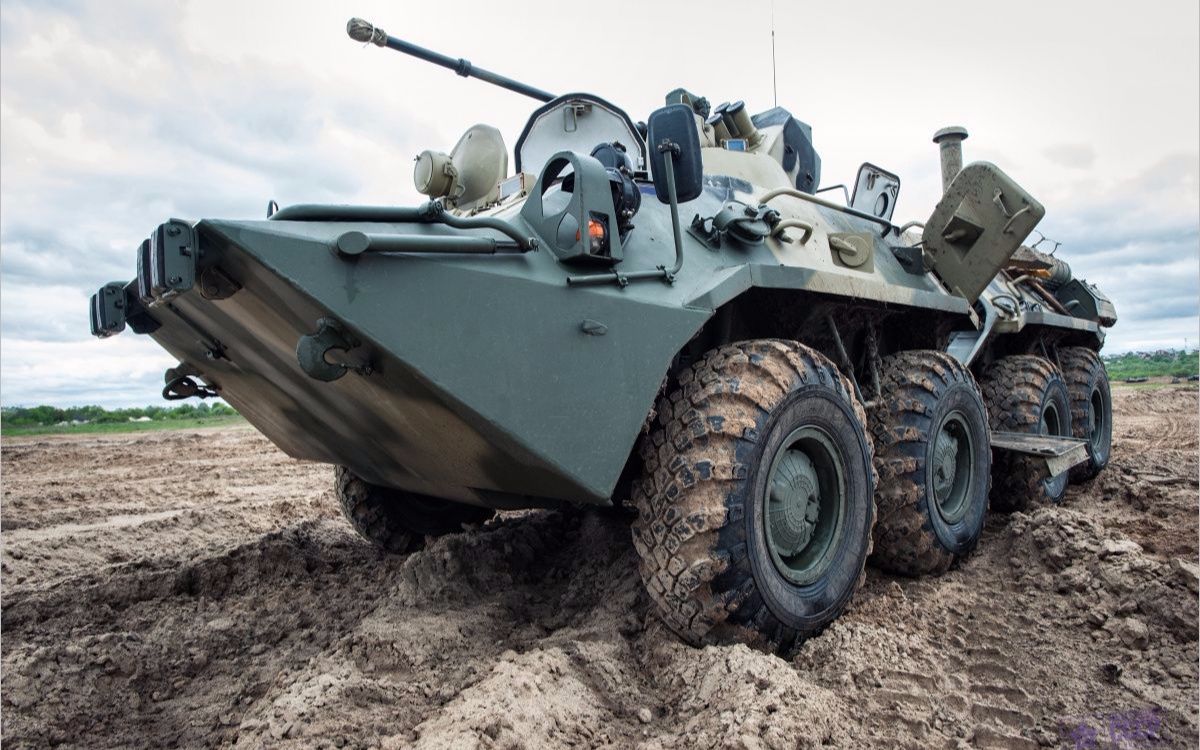 有维修站加持的俄军btr装甲车有多猛打得嘤军一脸懵逼