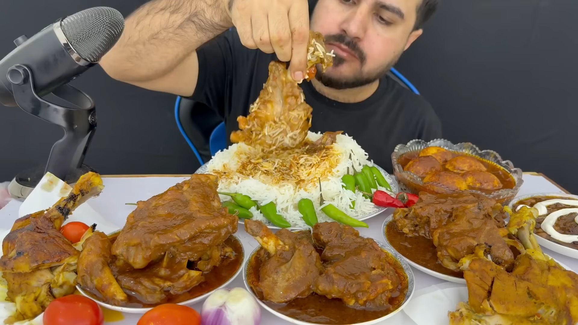 【RF Eating ASMR】香辣羊肉咖喱、鸡腿、辣咖喱配鸡蛋，就米饭配青辣椒沉浸式干饭