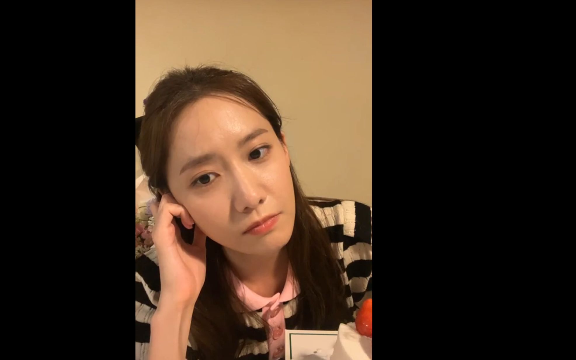 220530 林允儿ins live直播(虽然听不懂,但是允儿也太美了)