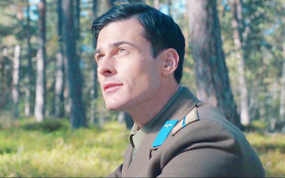 自译同影中字firebird浴火鸟02雨中热吻