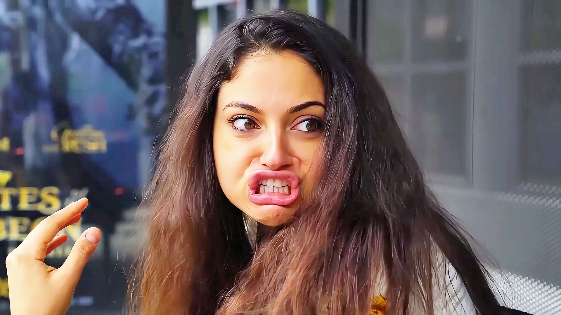 男人从小爱做歪嘴,结果真的变歪嘴了