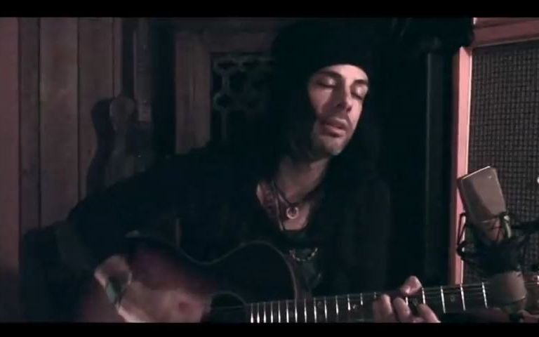 [图]【翻唱】Richie Kotzen 弹唱 Behind Blue Eyes 这个男人也太帅了吧