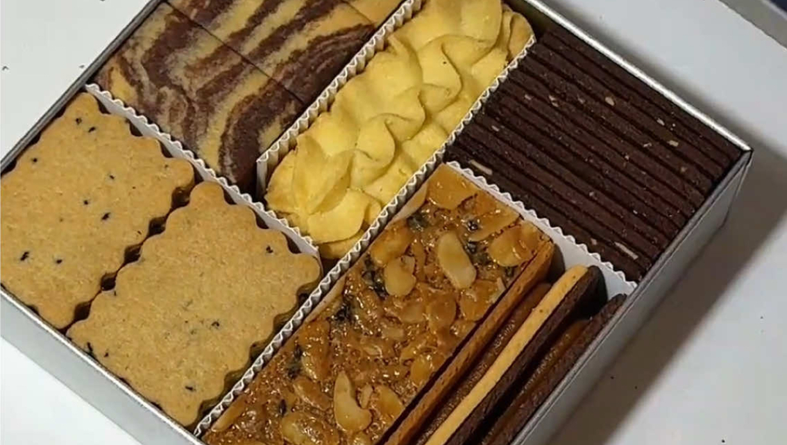 一盒饼干