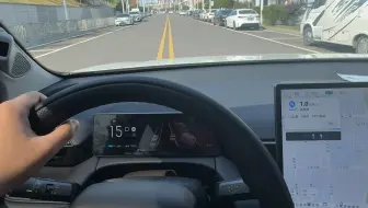 使用智能驾驶，短短的三分钟我差点撞两次。