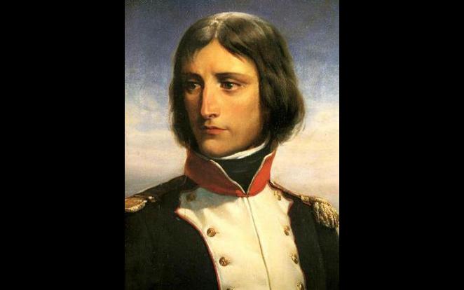 《圣女战旗》中对青年拿破仑的还原度很高