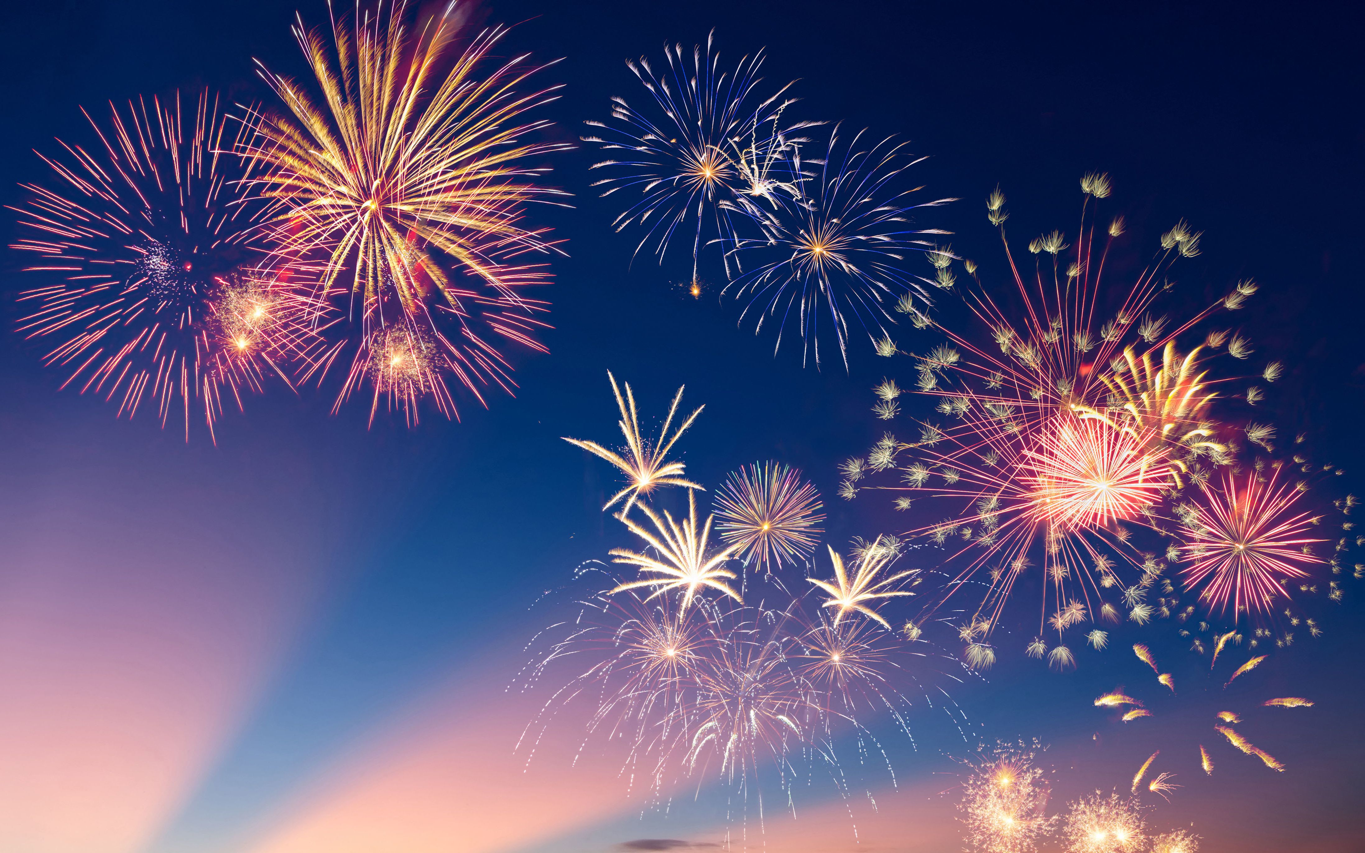 升起的鞭炮,从下面看?还是从侧面看?