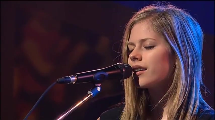 【快乐结局】Avril Lavigne  My Happy Ending (Live at The Footy Show) 2004.08.19哔哩哔哩bilibili