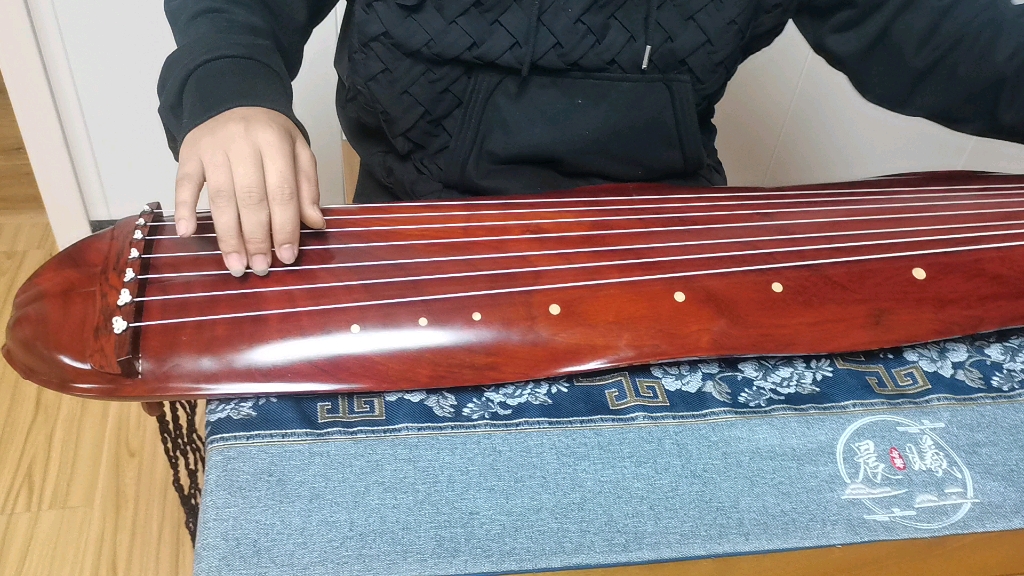 蕉林听雨红花梨木古琴的音色和做工请琴友鉴赏赐教