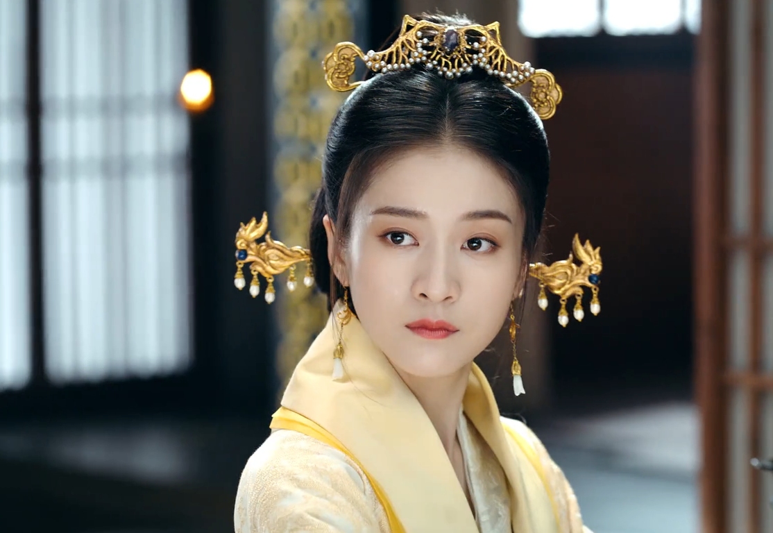 白发无忧为什么不封漫夭当皇后是不够爱她吗