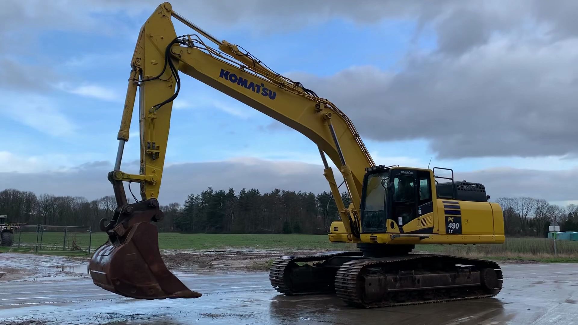 小松 komatsu pc490lc-10挖掘机近距离展示