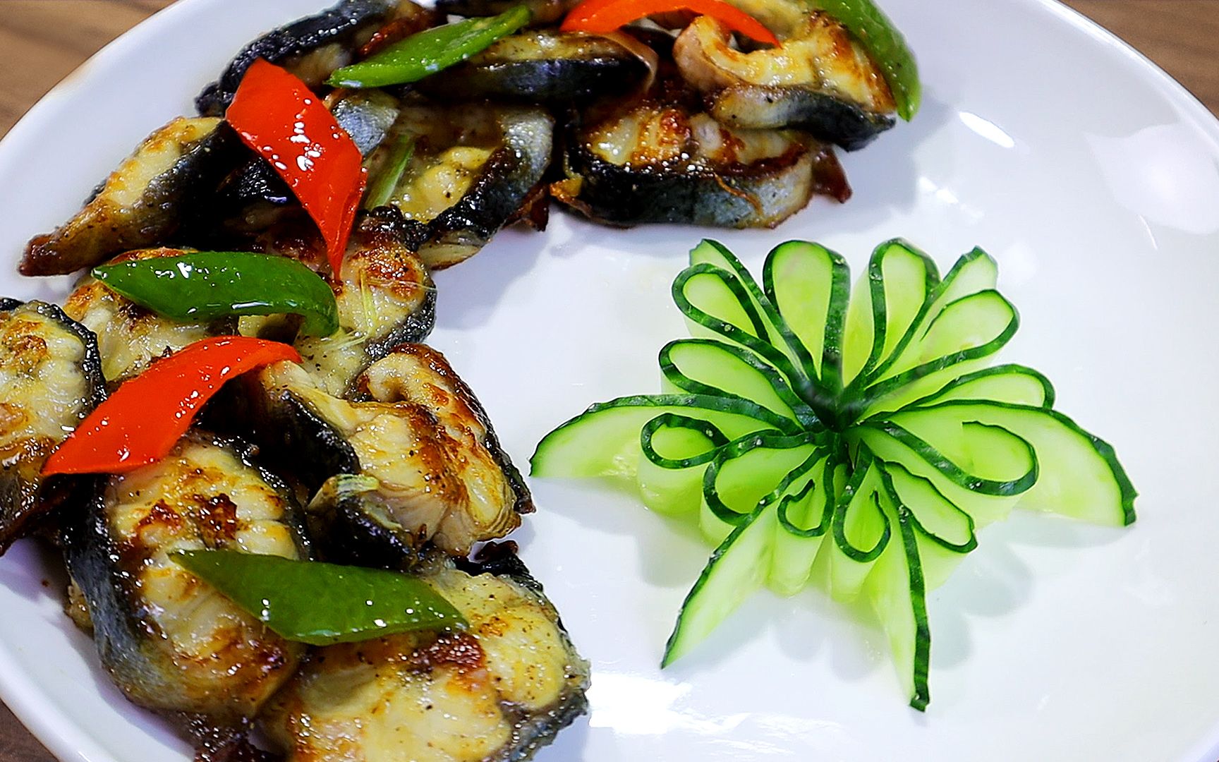 香煎鳗鱼65买条鳗鱼能做两道菜简直