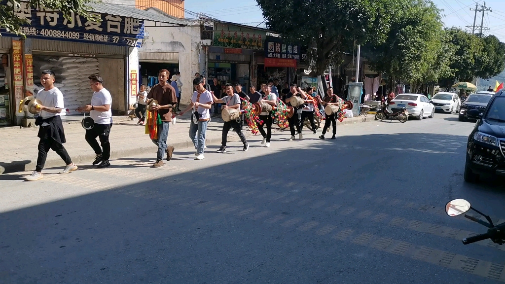 [图]傣族赶摆秀勐迎神像