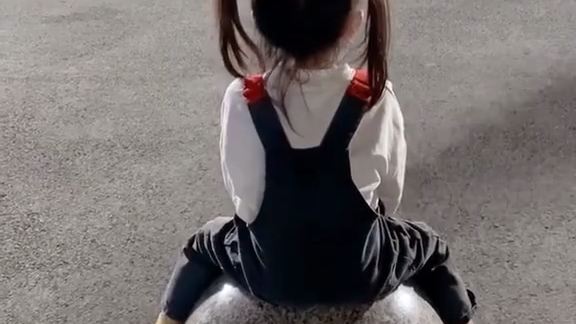 语儿哥哥接哥哥放学的妹妹长大了