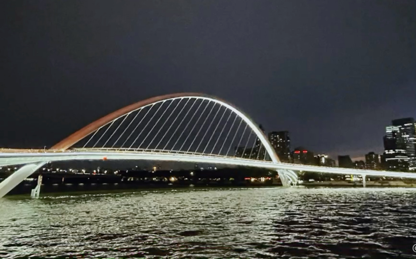 你走过首座横跨珠江的人行桥吗?