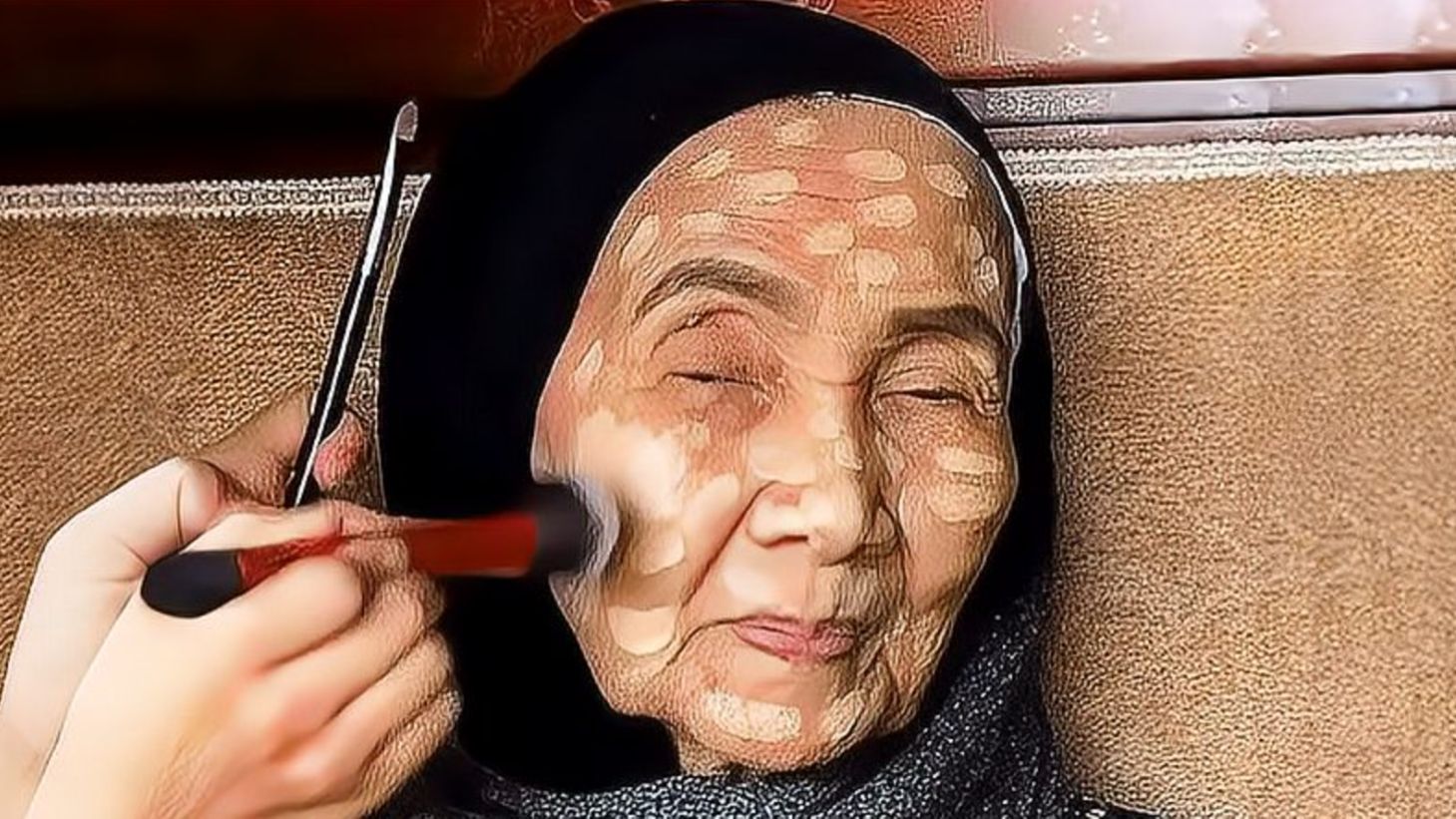 78岁老奶奶挑战化妆术,化完秒变女神,化妆前后差别巨大