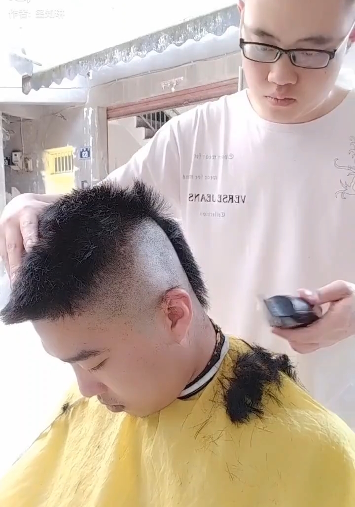 要去当兵哥哥了,剃个3mm寸头,干净清爽点