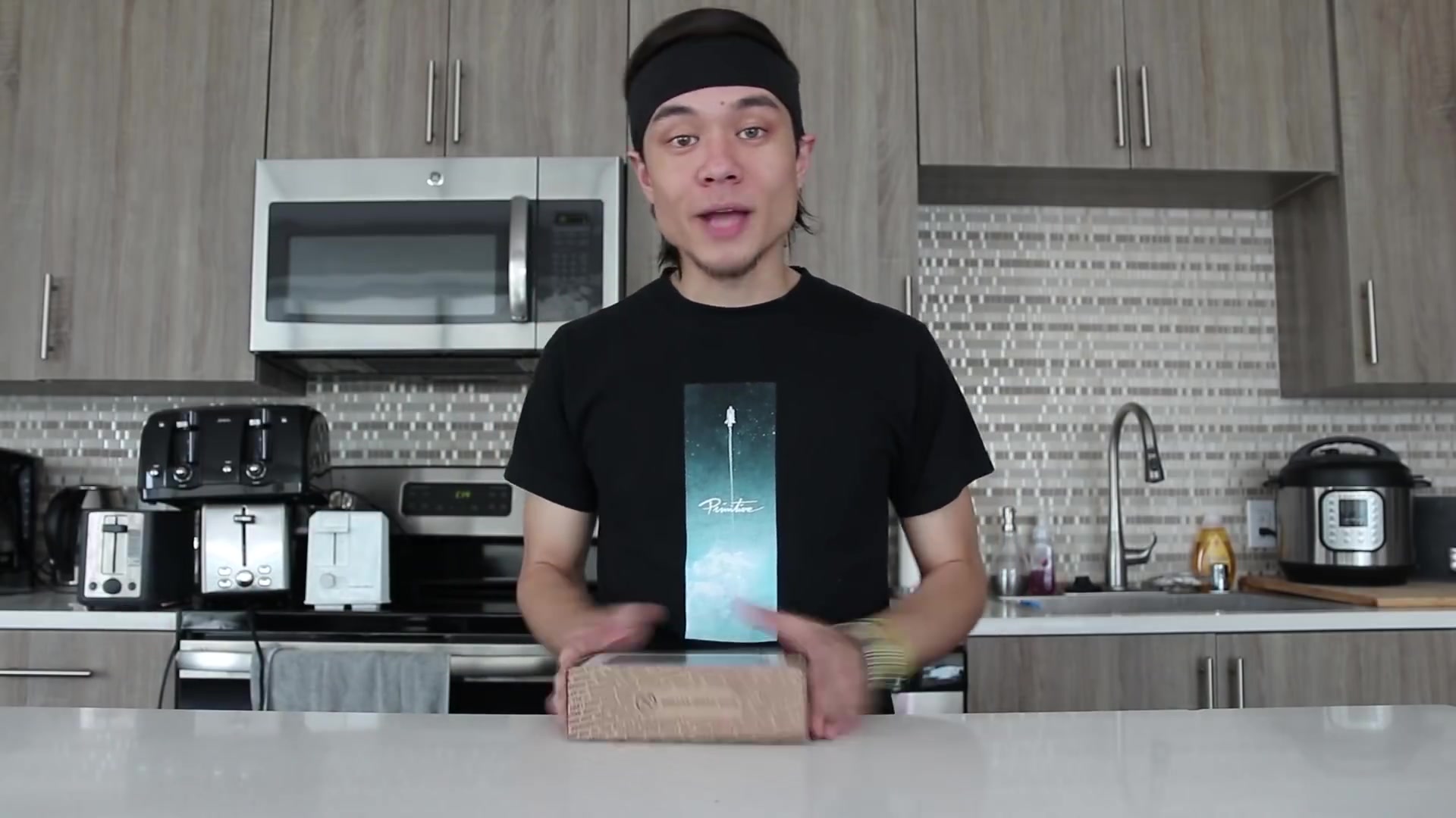 挑战100个eggo华夫饼干 - matt stonie