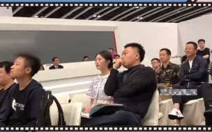 Download Video: 网红晚晚与老公参加拍卖会，1800万拍文物戏太多，被地产大佬嘲笑