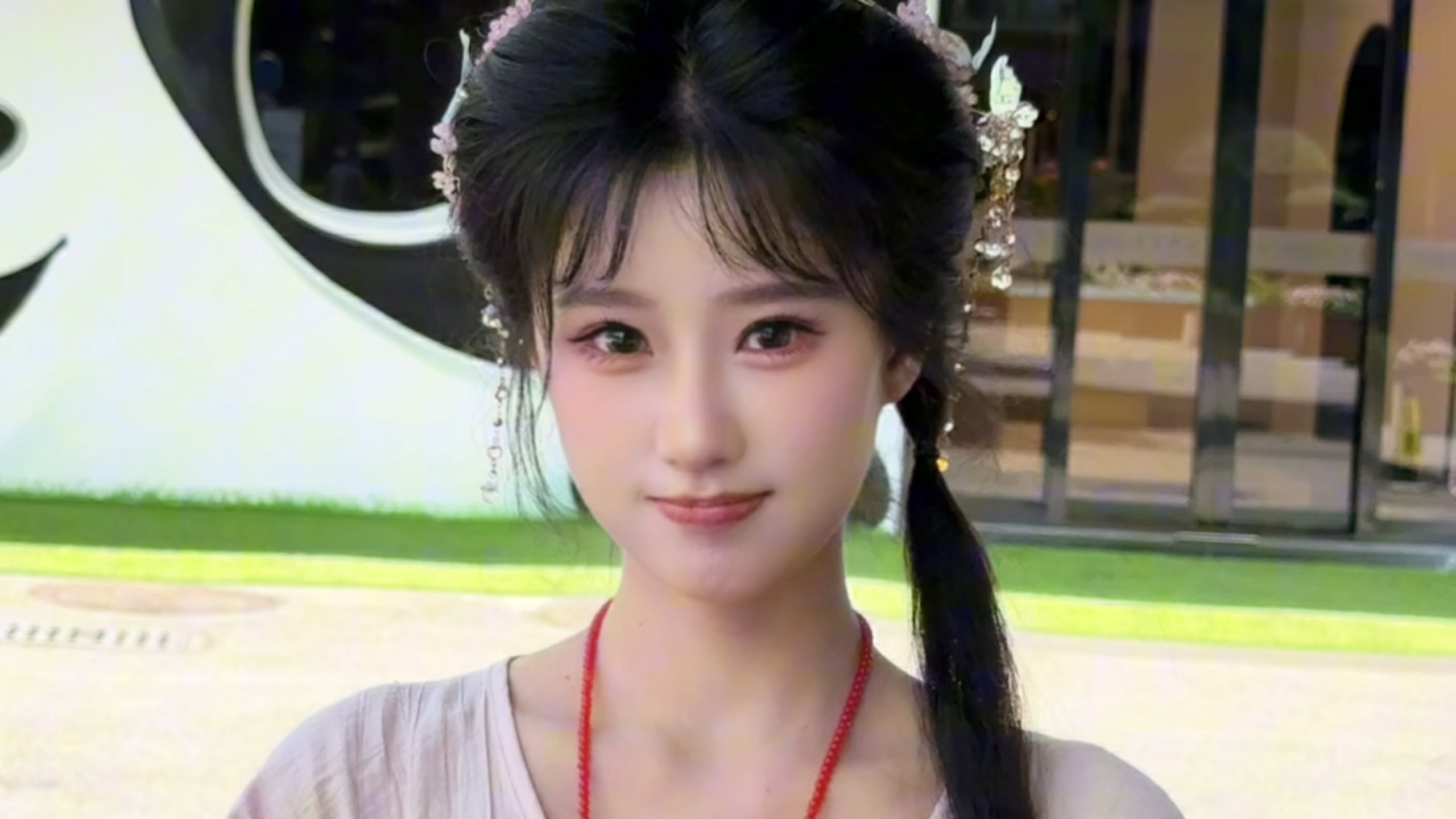 我关掉月亮，你甚至更明亮