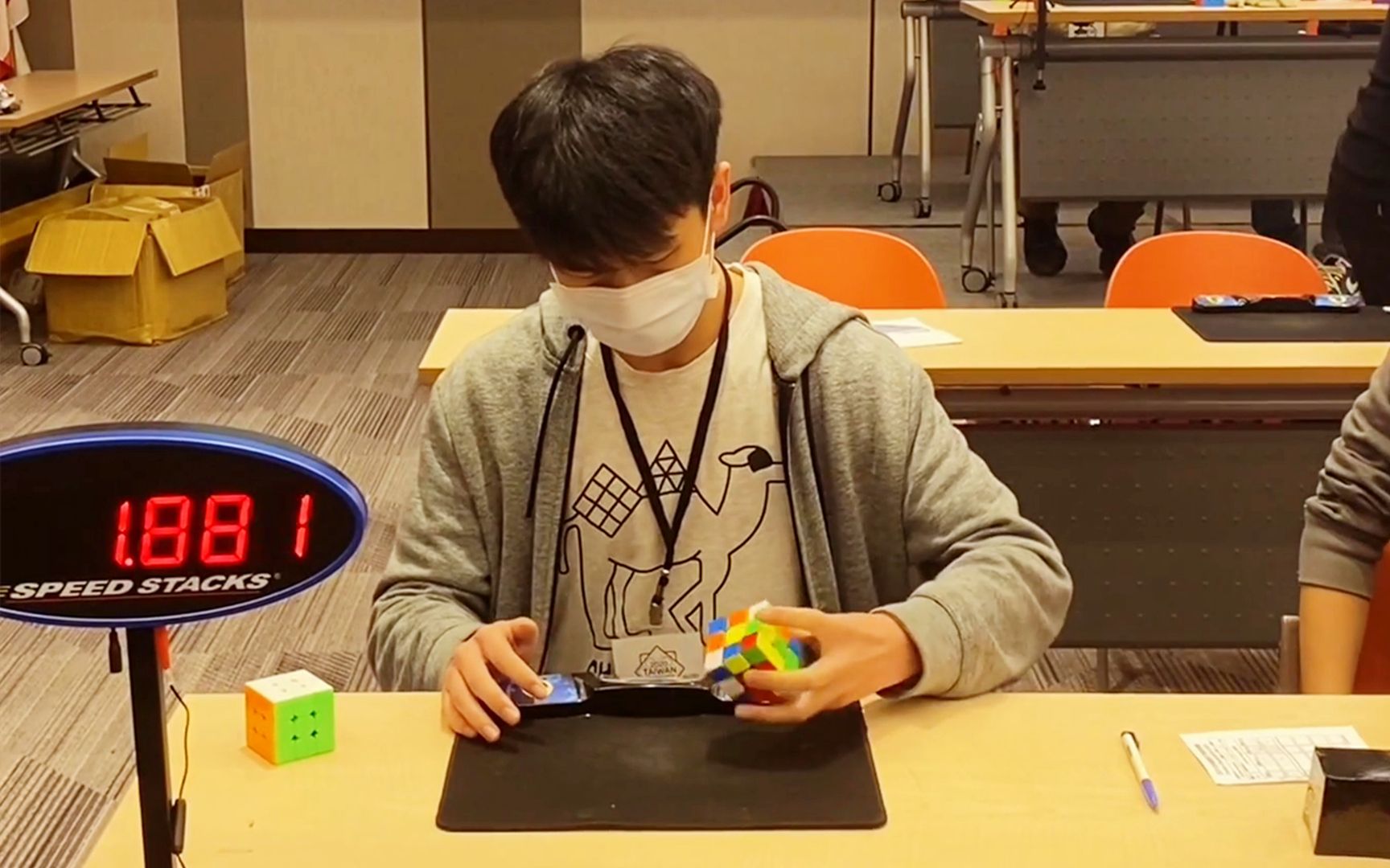 王楷文三阶单手比赛平均10.58秒