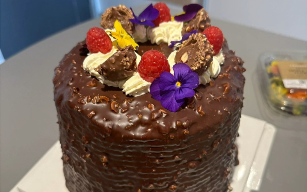 梦龙脆皮蛋糕-巧克力-英国留学-聚会