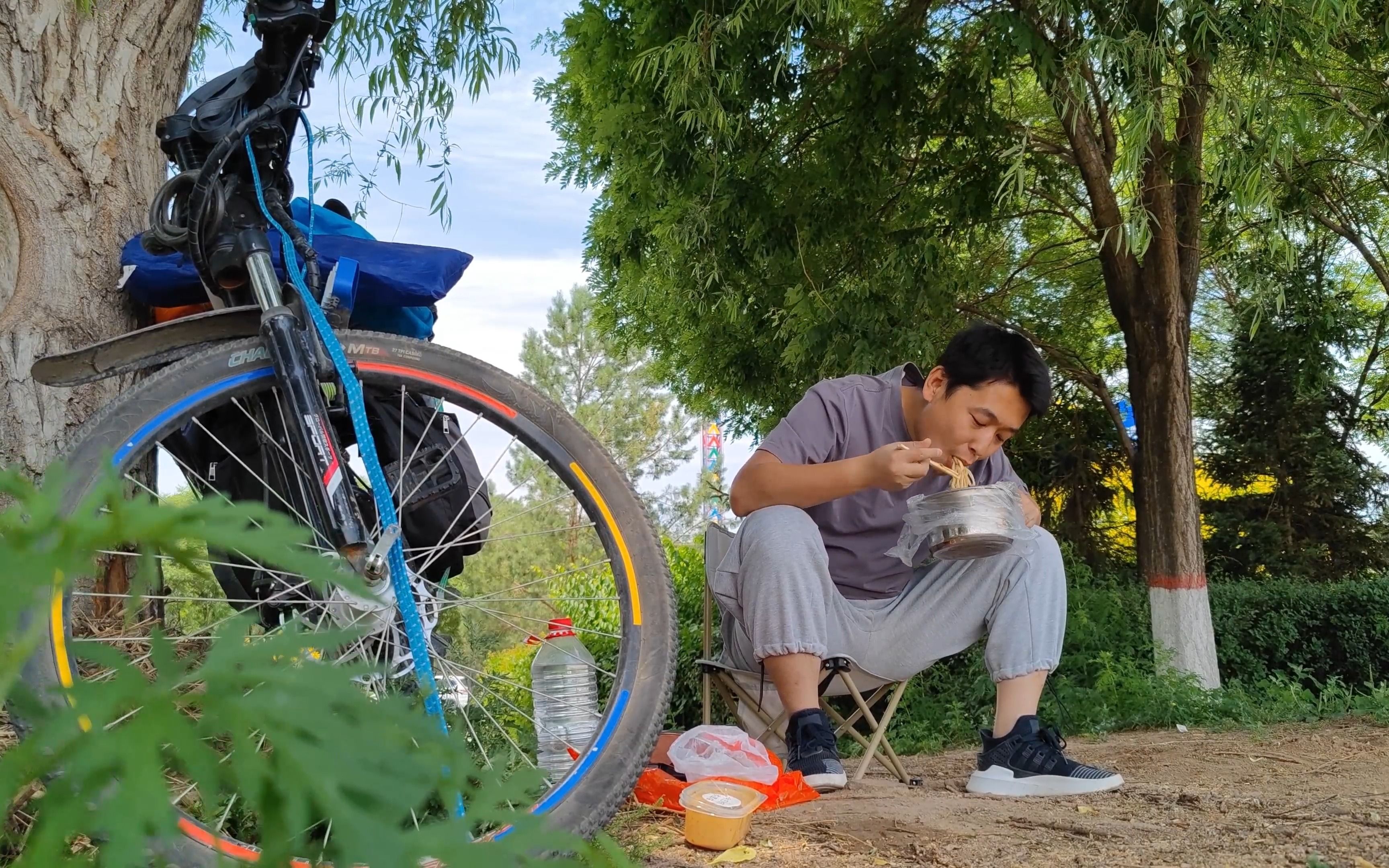 户外的生活有多舒服,每天经历罕见的事和人,远离城市的喧嚣吵闹哔哩哔哩bilibili