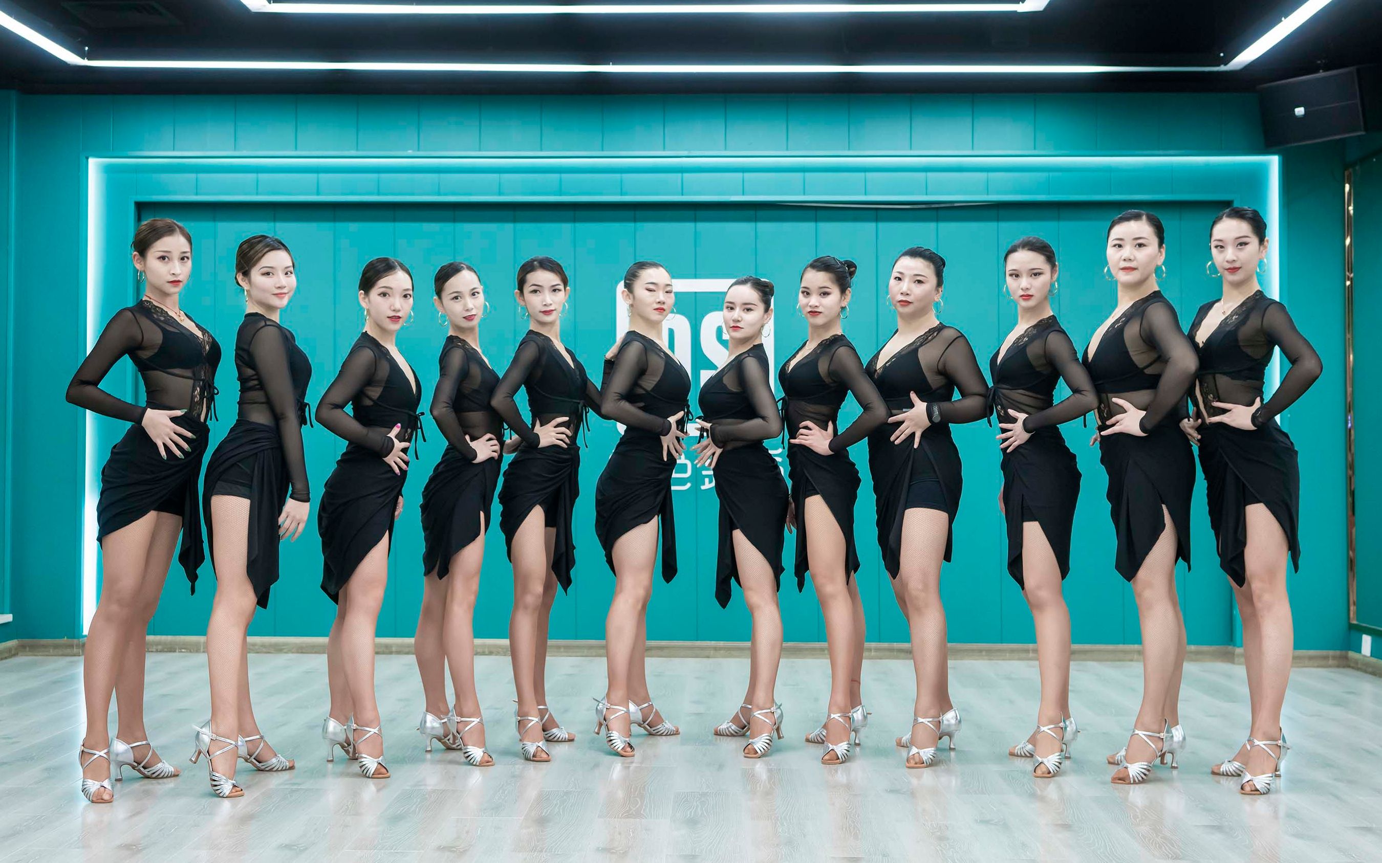 这美腿爱了动感拉丁编舞nickiminaj麻辣鸡热单starships单色舞蹈