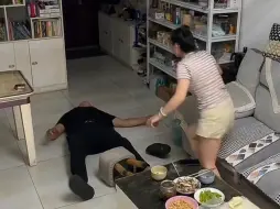 Скачать видео: 幸亏媳妇急中生智