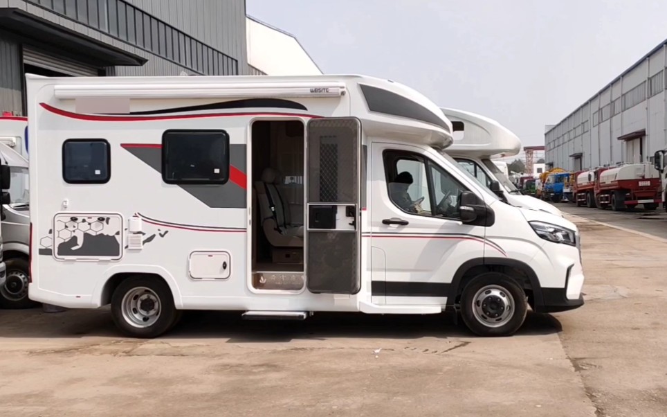 98万起v90t型小额头房车,上装10w 上不封顶,看两张横床布局!