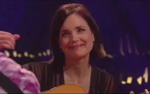 Tải video: 【Elizabeth McGovern】【Taylor Swift】【采访】