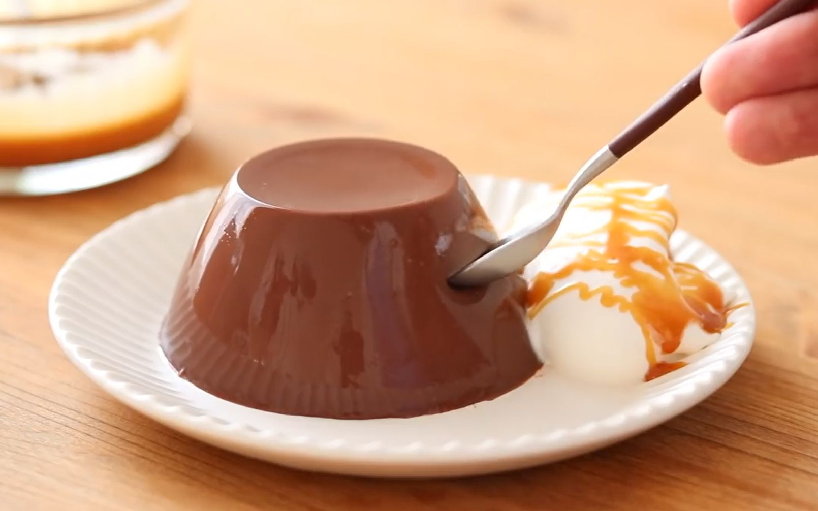 [图]HidaMari Cooking甜点制作 Eggless Jiggly Caramel Cocoa Pudding＊without oven