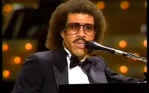 Video herunterladen: 【1982格莱美-独唱版无尽的爱】Lionel Richie - Endless Love 1982.02.24