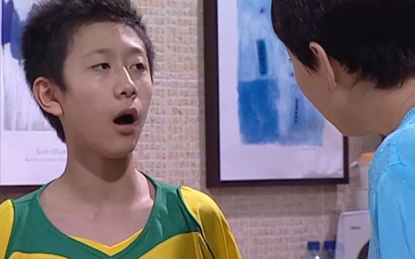 小雨偷吃冰激凌怕被骂,栽赃给刘星,刘星不爽也得乖乖给妈妈认错_哔哩