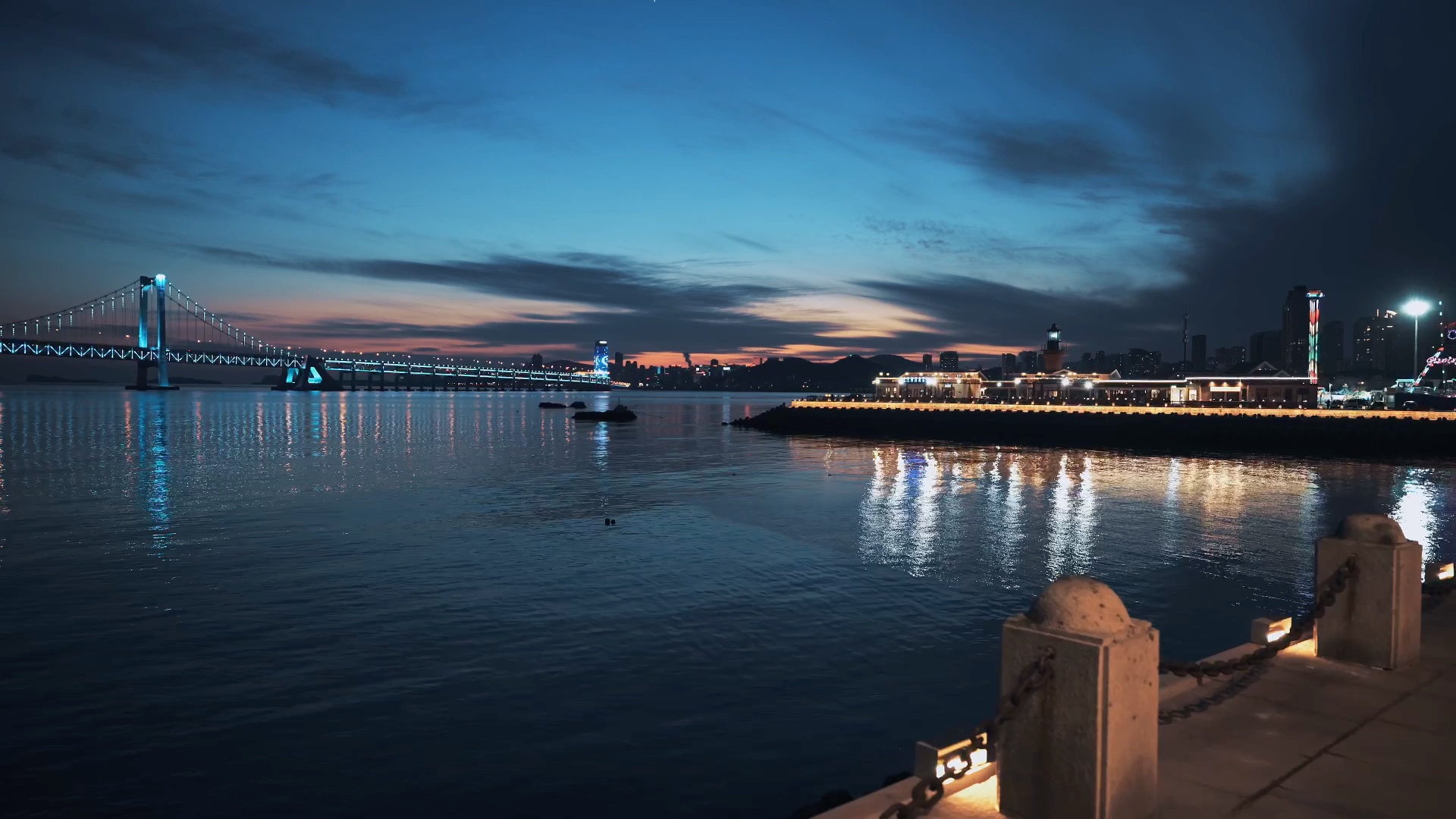 想和你去看傍晚的海