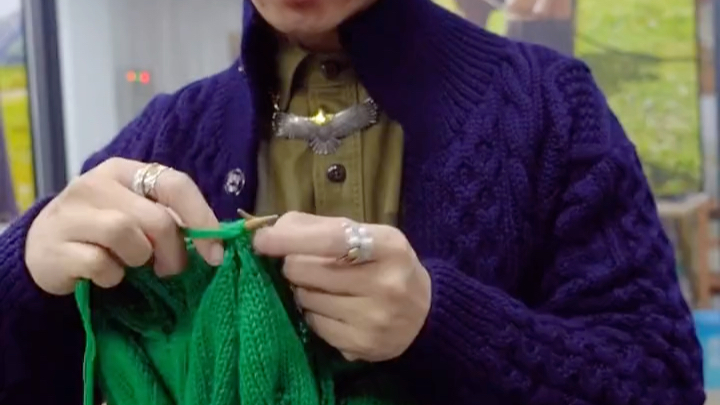 元旦快乐新年快乐2021更美好潘毛衣小哥