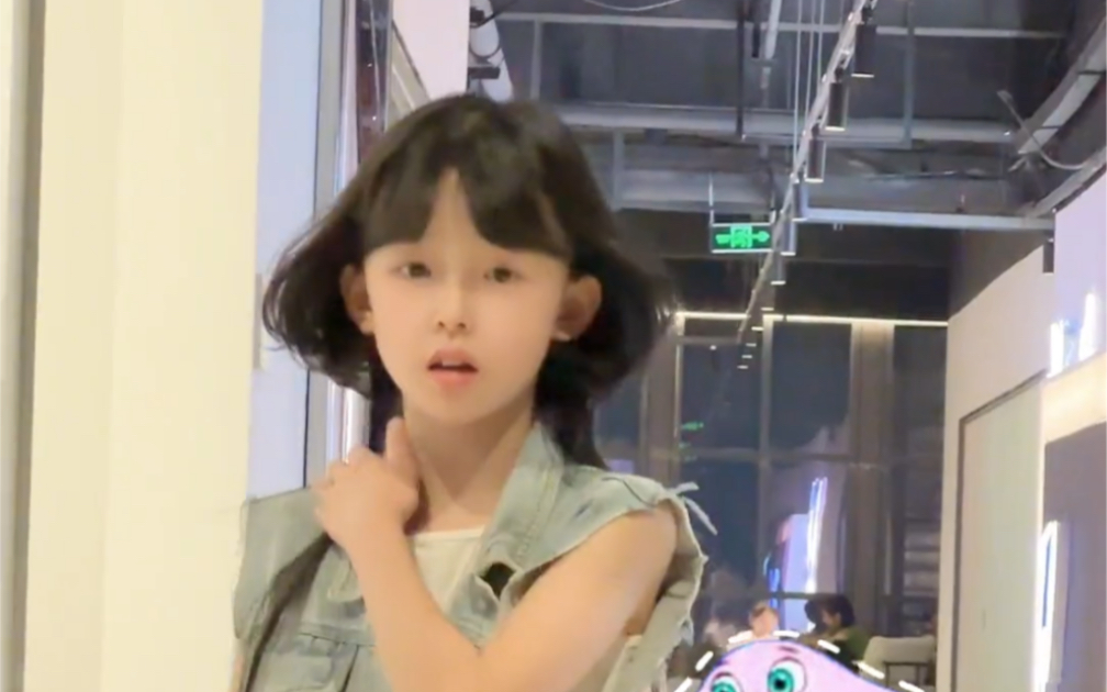 水母头的水母原型就是《小鲤鱼历险记》里面的美美吗 ?~#刘格格 #水母头-刘格格-刘格格-哔哩哔哩视频