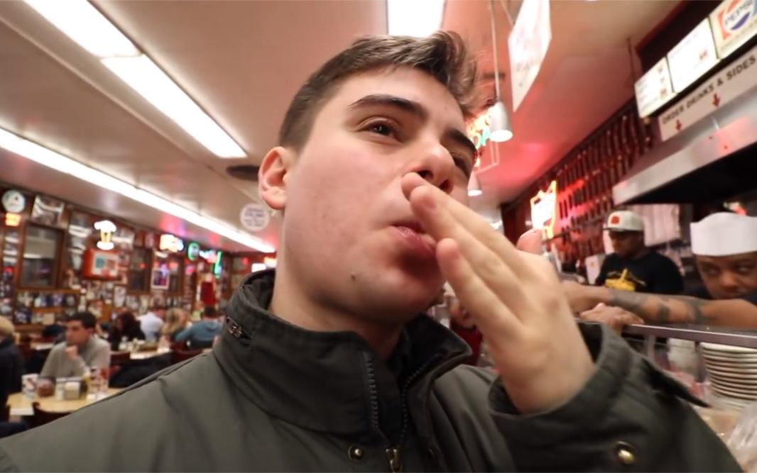 超级老外帅哥带你去美国吃夜宵_哔哩哔哩 (゜-゜)つロ 干杯~-bilibili