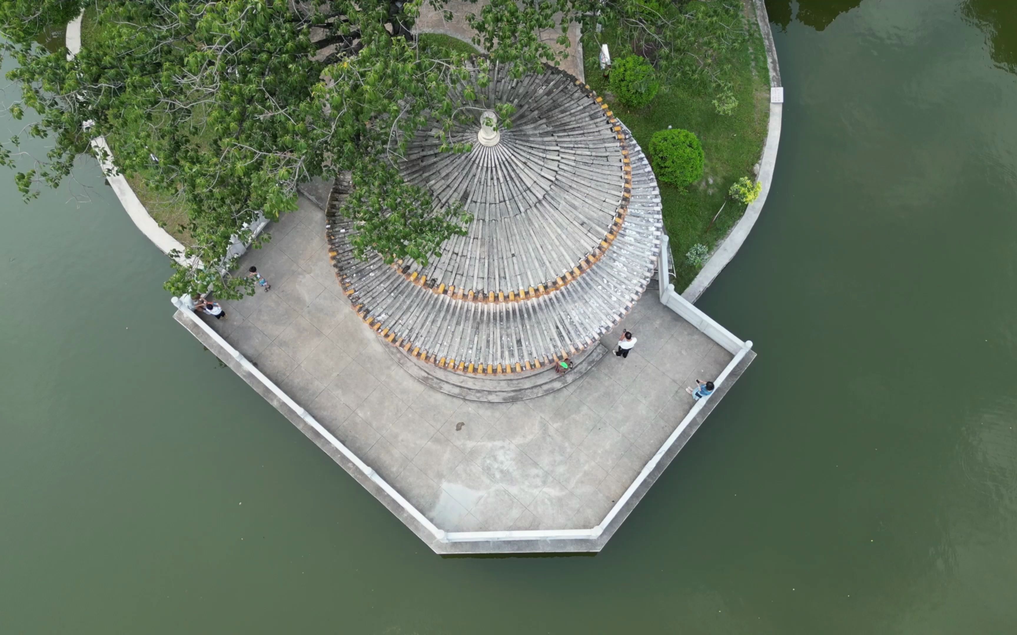 天河公园湖心亭