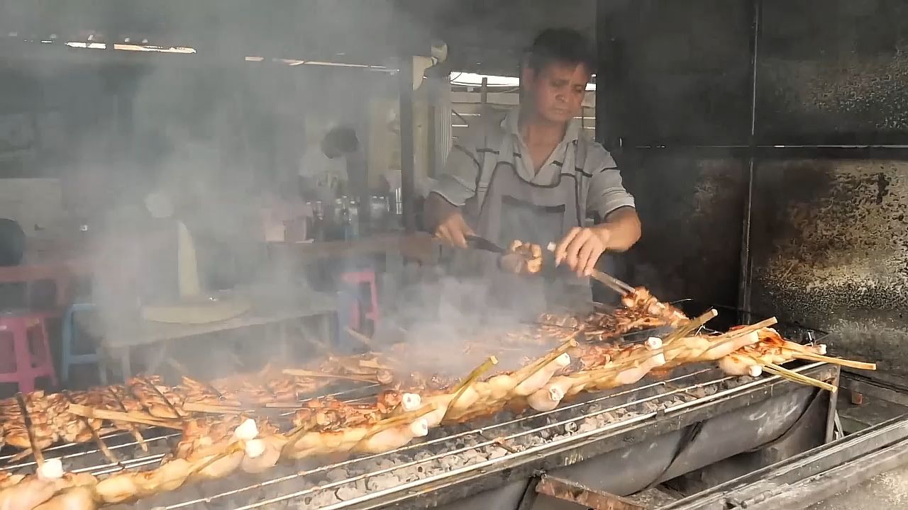 爆火!韩国大叔烤全鸡 30 年,传奇手艺大揭秘哔哩哔哩bilibili