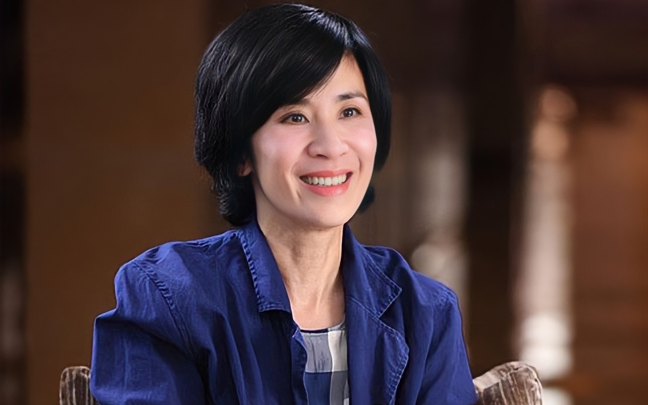 从卖丑谐星到奥斯卡评委,吴君如的喜剧之路,一切都值得!