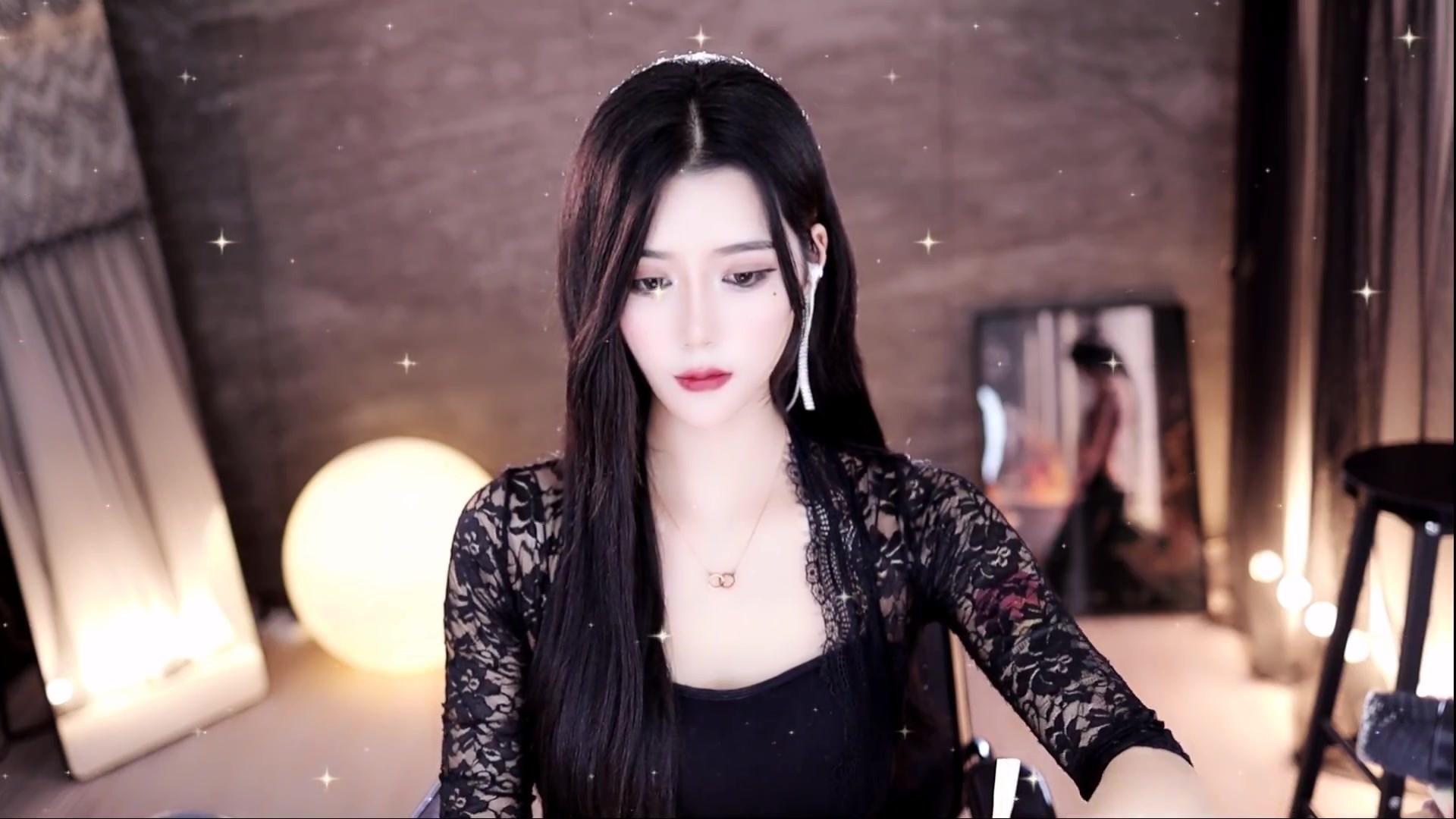 蓝光4m_虎牙_黑桃,,_正在热舞~21:30换装挑战!_20220921191927