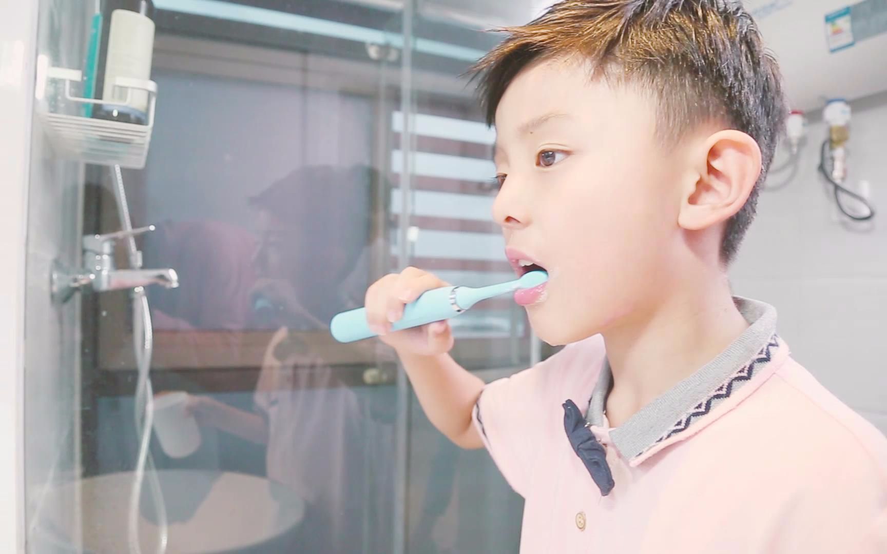 宝贝刷牙不认真?试试萌牙家儿童款电动牙刷