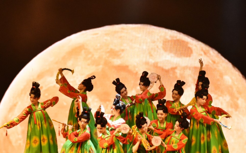 武汉大学新闻与传播学院金秋舞蹈 —唐宫夜宴