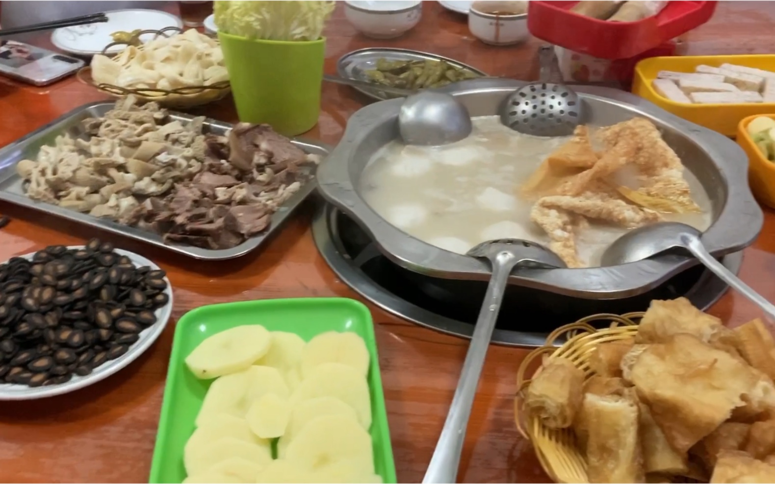 出门和朋友吃饭饭