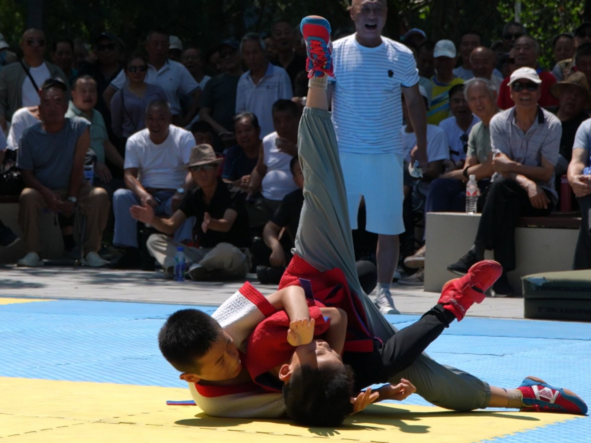 天津摔跤,津友跤社现场