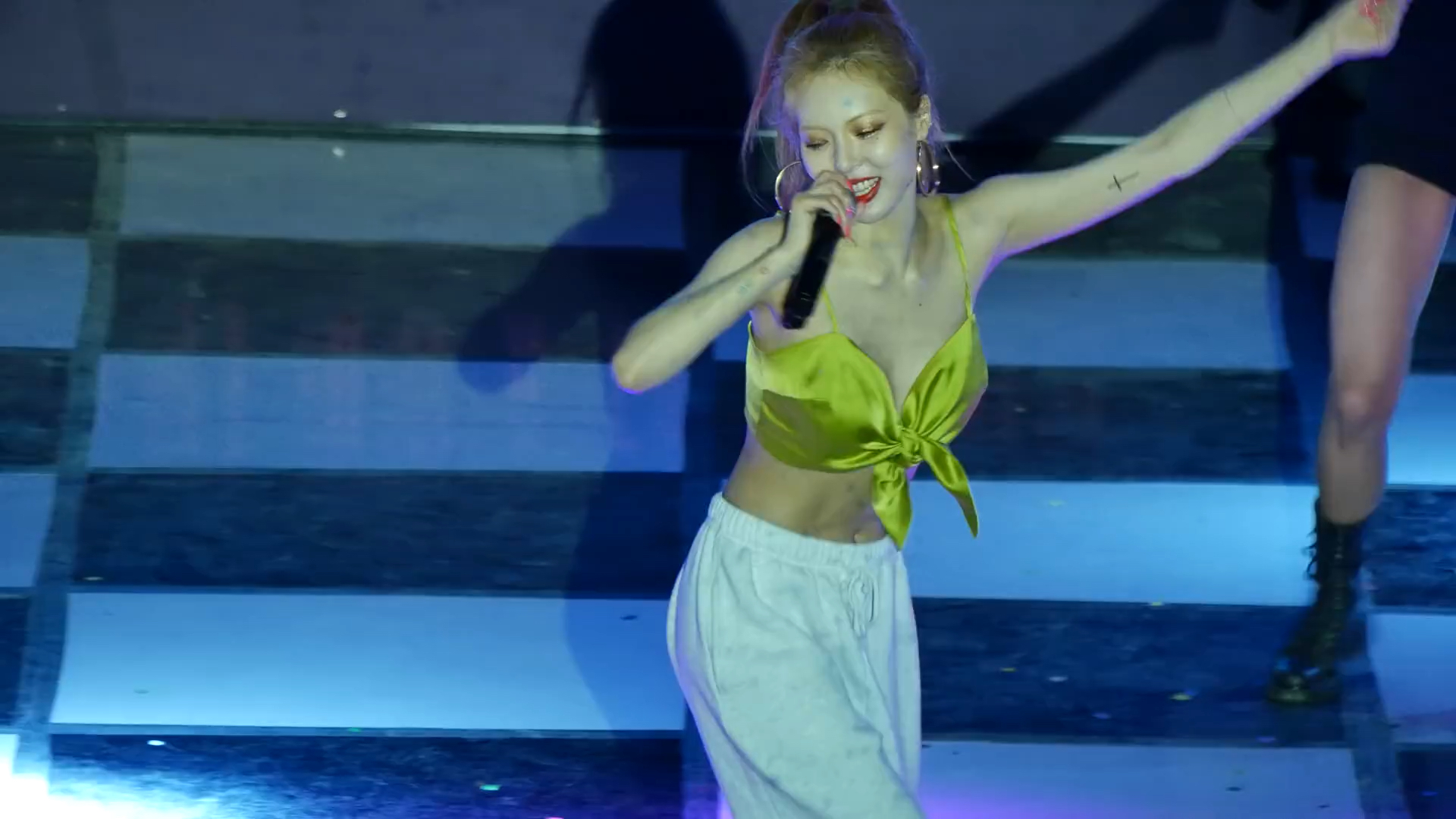 190516 泫雅启明大学 babe_哔哩哔哩_bilibili