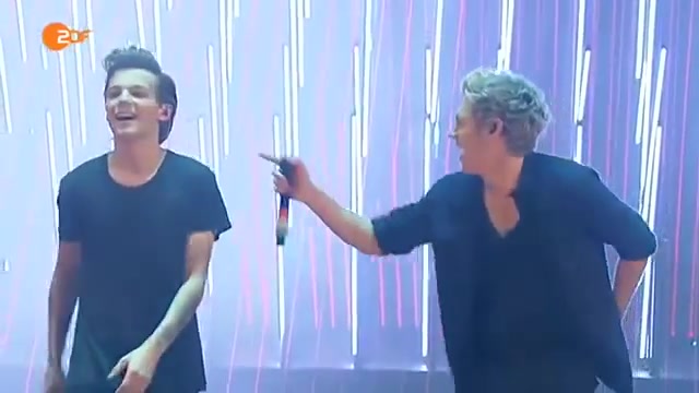 [图]【One Direction】Steal My Girl -----Live@Wetten Dass(新增720p高清)