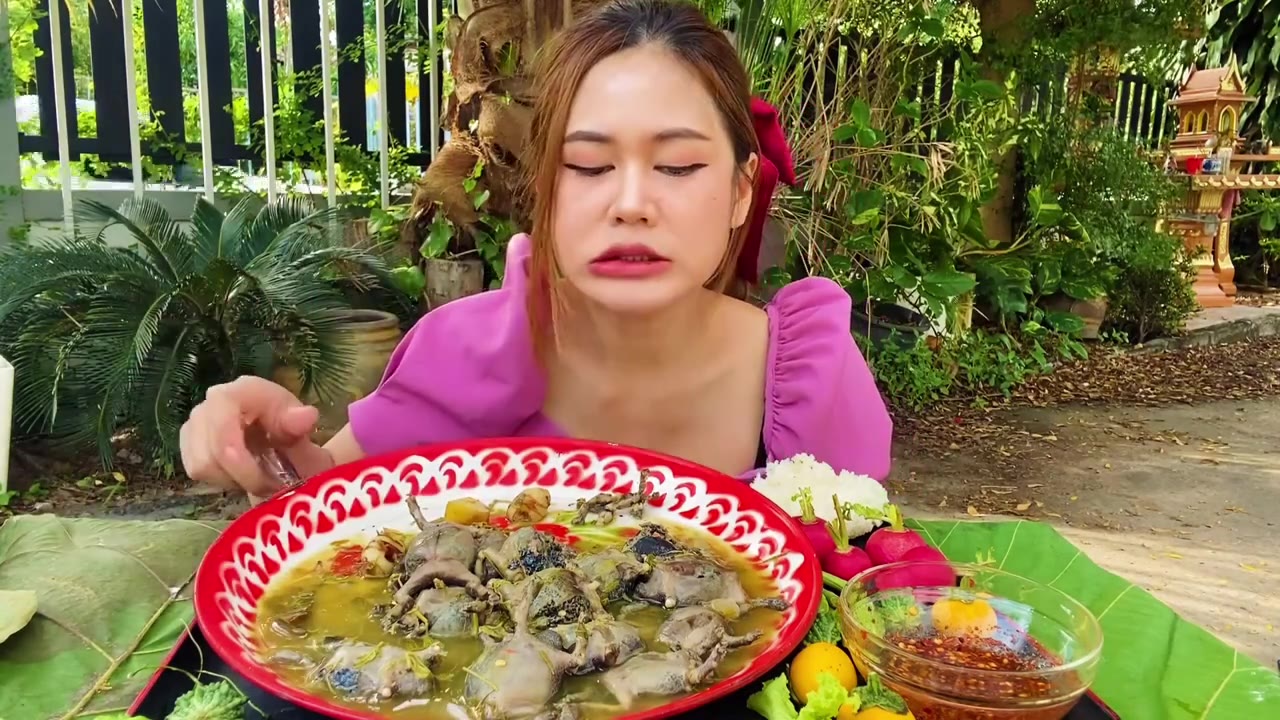 329更新泰国吃播m姐水煮蛙肉