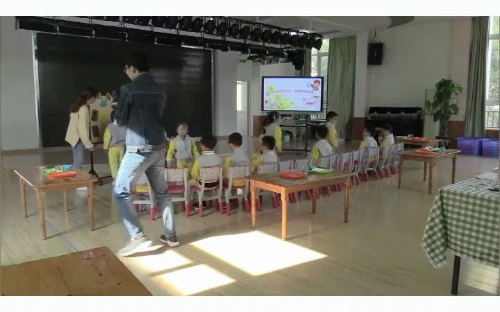 [图]幼师必备公开课_幼儿园公开课中班科学《会跳舞的泡泡》完整版视频 幼师必备 幼儿园教案 幼儿园公开课